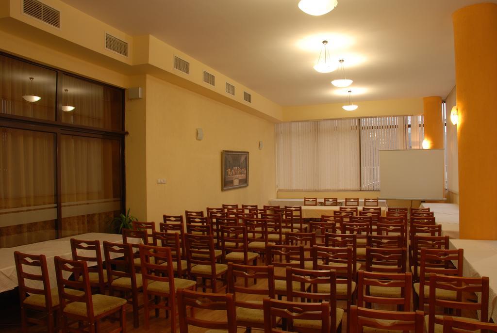 Hotel Balkan Pleven Exteriör bild