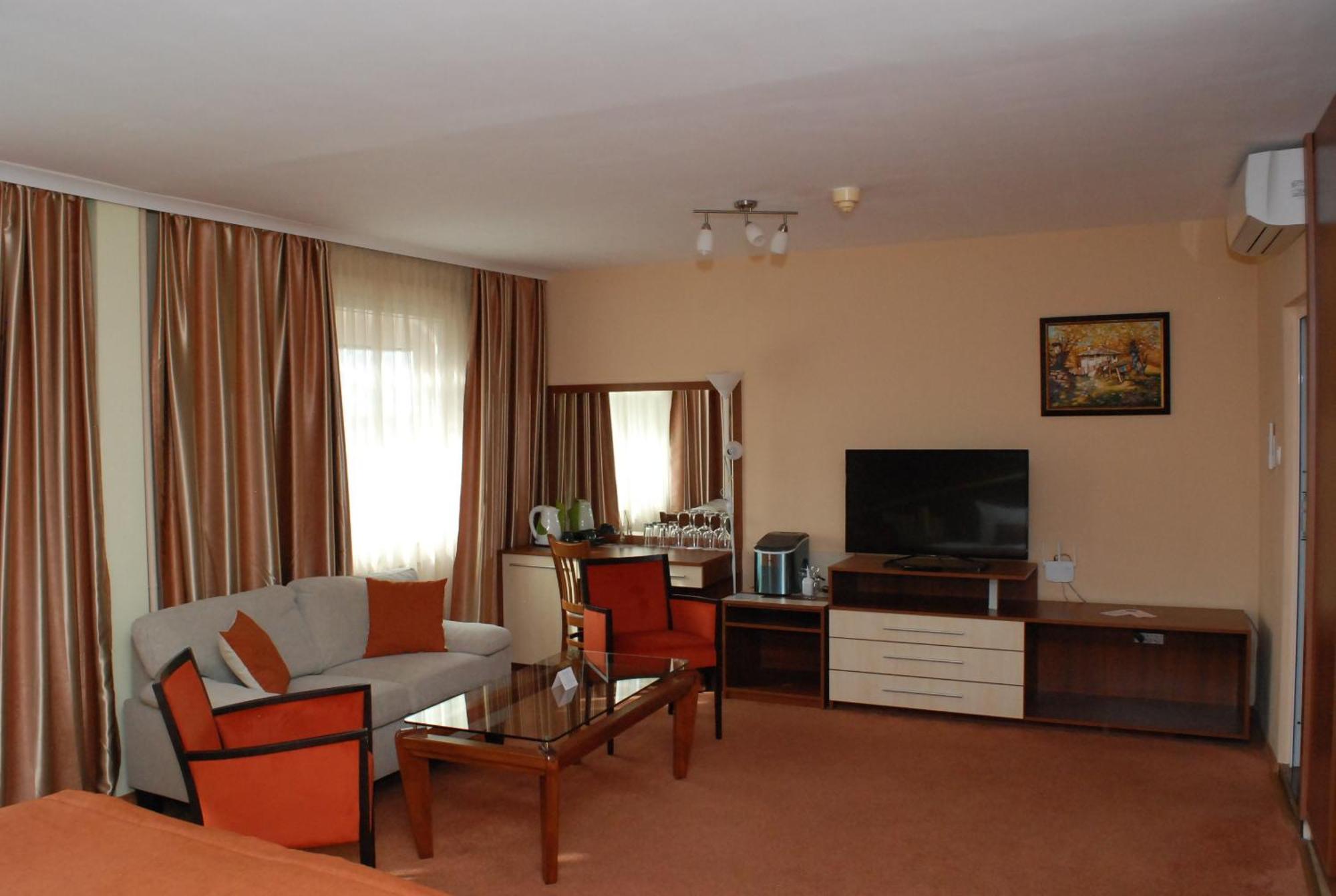 Hotel Balkan Pleven Exteriör bild