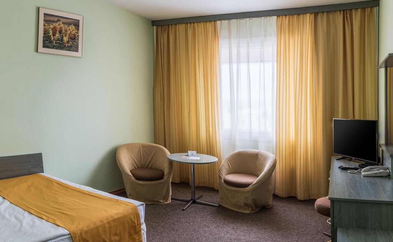 Hotel Balkan Pleven Exteriör bild